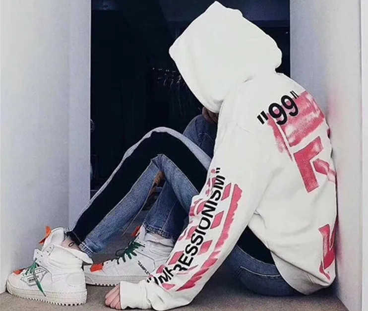 ♻️💯Upper body reference model picture❤️Top tested version OFF-WHITE (OW) 99 pink oil graffiti for men and women, pure cotton same style loose pullover hooded sweatshirt jacket zipper, professional handmade dot printing, delicate and full, strong color layering, breathable printing and not sticky! The gradient of the layers is clear, the texture and texture are visible, the fabric and printing are completely combined, and the frosted feel is delicate. The fabric is made of 460g fish scale terry cotton fabric, which has a full drape. Customized zipper pull with OFFWHITE metal engraving on it and a concave feel. This is a must-see for identification. The hat rope pendant clock has metal engravings. This is a detail that is easily overlooked.  Like Monet's oil paintings, it has always occupied the top sales list on major domestic and foreign platforms, and offline stores can also be said to be often out of stock.  Couple matching, personalized and trendy! Elegant and classic style, versatile for daily use. Couple style 👫 Suitable for both men and women. Size chart Recommended 180-220 pounds P: 420